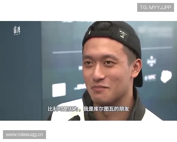 周冠宇机场被拍，背着的包比我房租还贵，这差距扎心